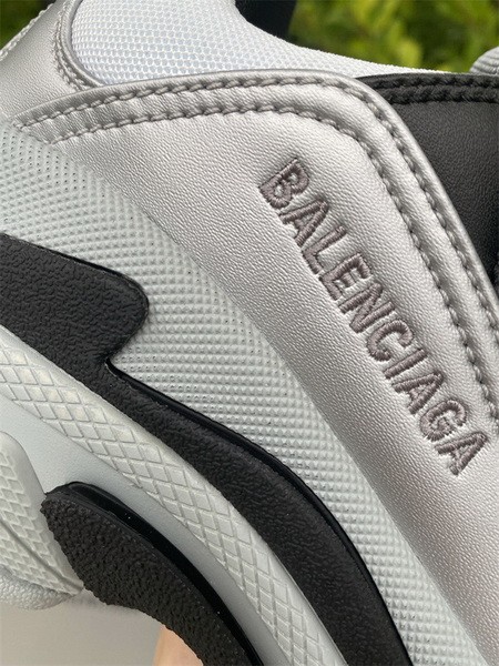 B 17FW Tripe-S High End Sneaker-209