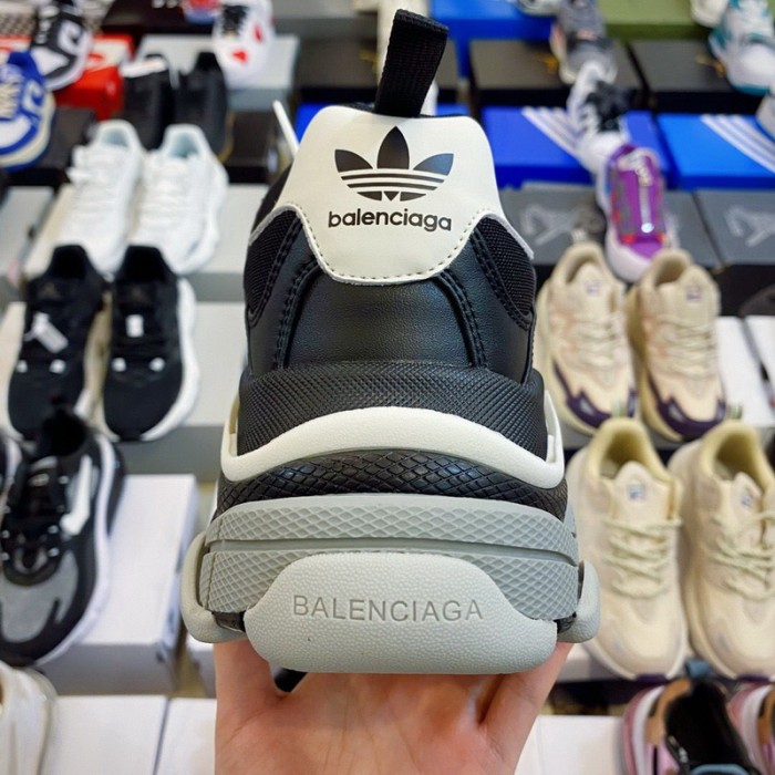 B 17FW Tripe-S High End Sneaker-295