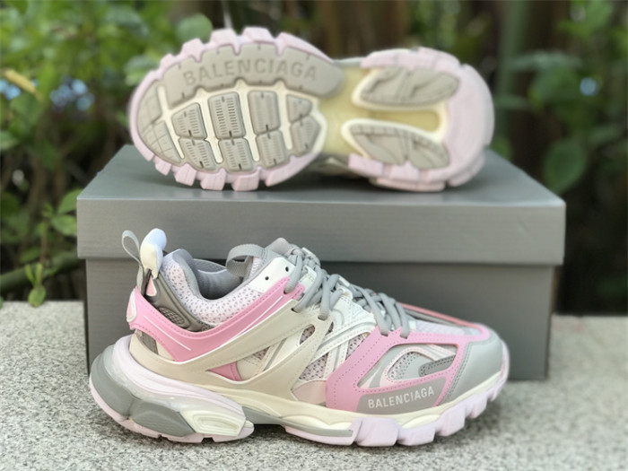 B 17FW Tripe-S High End Sneaker-377