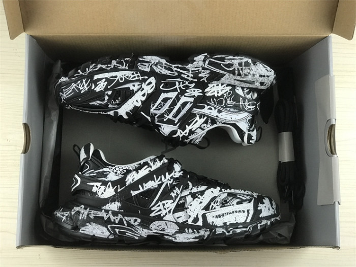 B 17FW Tripe-S High End Sneaker-405