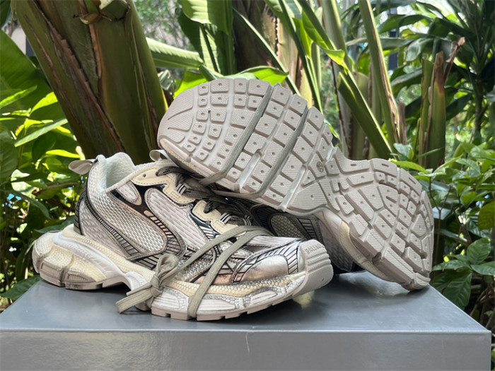 B 17FW Tripe-S High End Sneaker-419