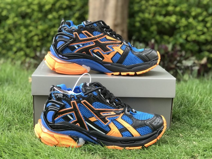 B 17FW Tripe-S High End Sneaker-327