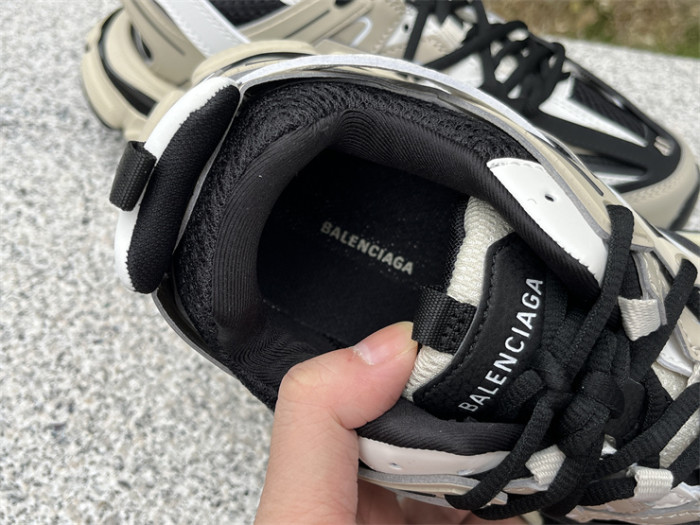 B 17FW Tripe-S High End Sneaker-436