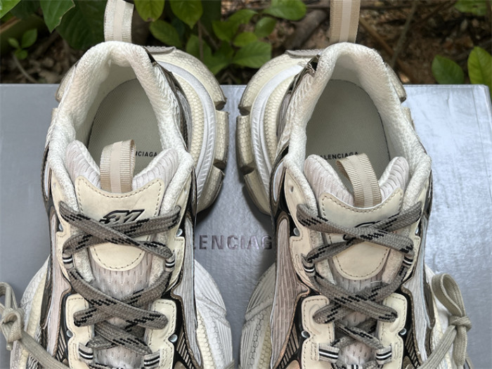 B 17FW Tripe-S High End Sneaker-419