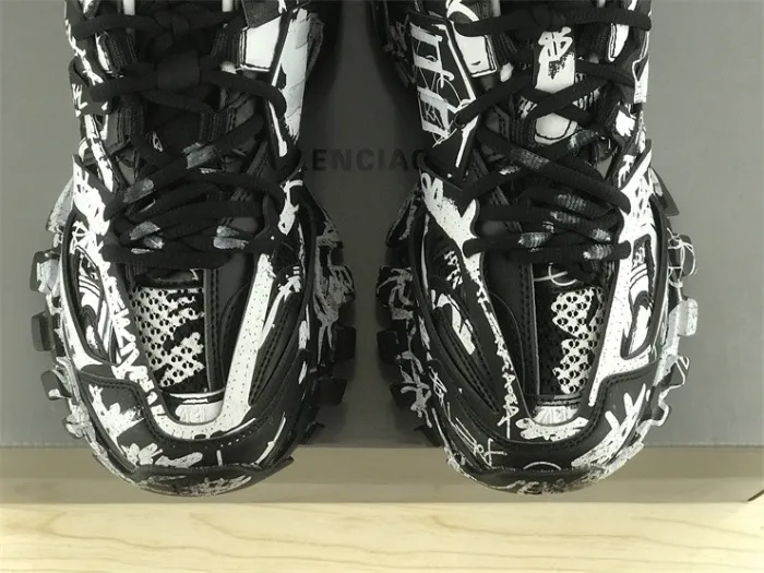 B 17FW Tripe-S High End Sneaker-405
