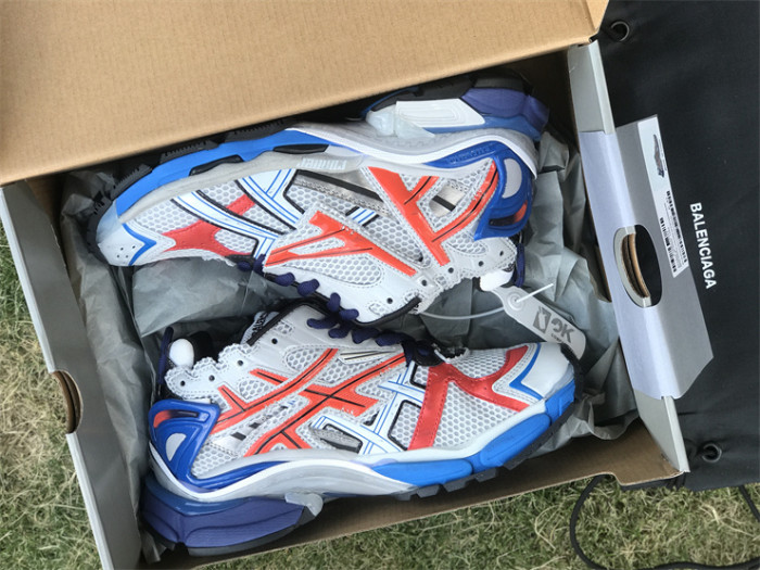 B 17FW Tripe-S High End Sneaker-329