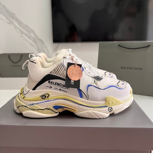 B 17FW Tripe-S High End Sneaker-383