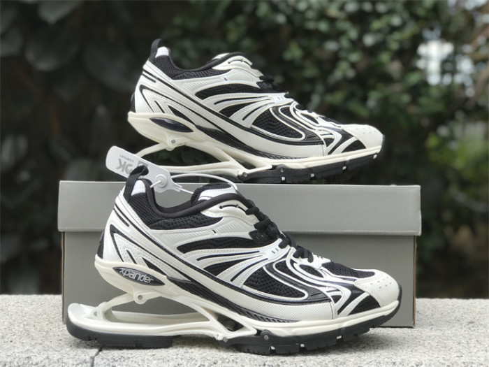 B 17FW Tripe-S High End Sneaker-343