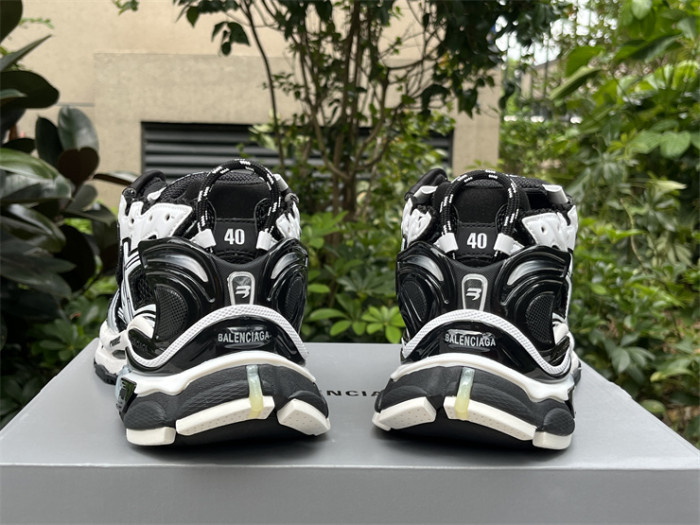 B 17FW Tripe-S High End Sneaker-430