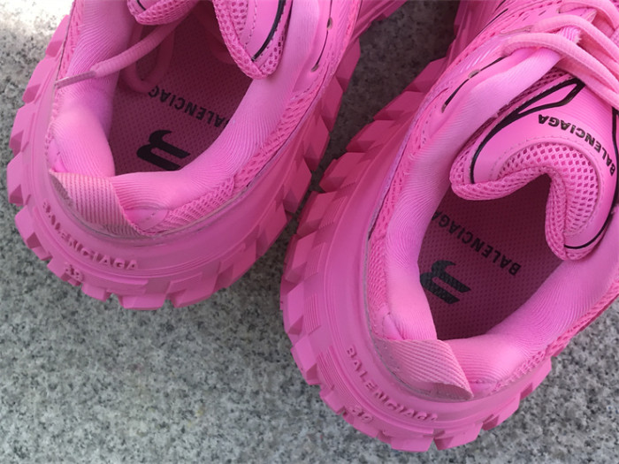 B 17FW Tripe-S High End Sneaker-388