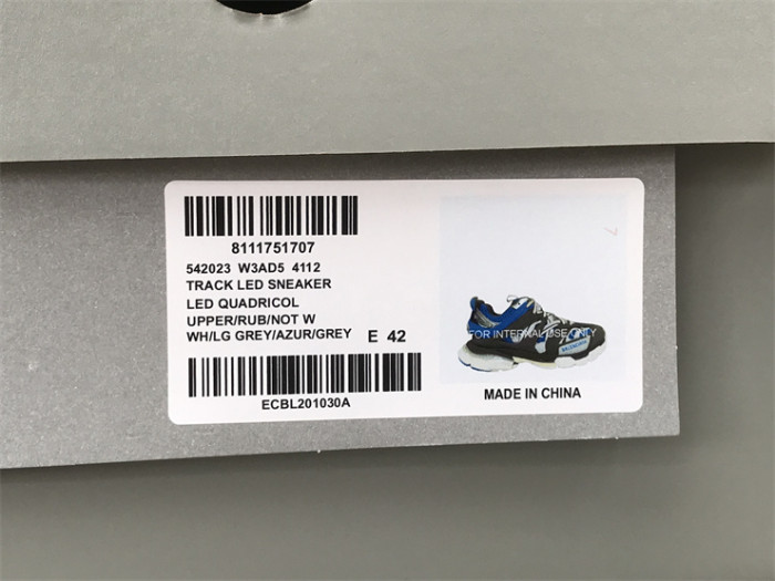 B 17FW Tripe-S High End Sneaker-385