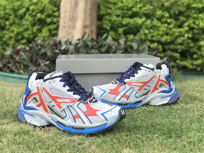 B 17FW Tripe-S High End Sneaker-329