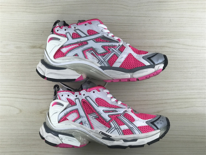 B 17FW Tripe-S High End Sneaker-332