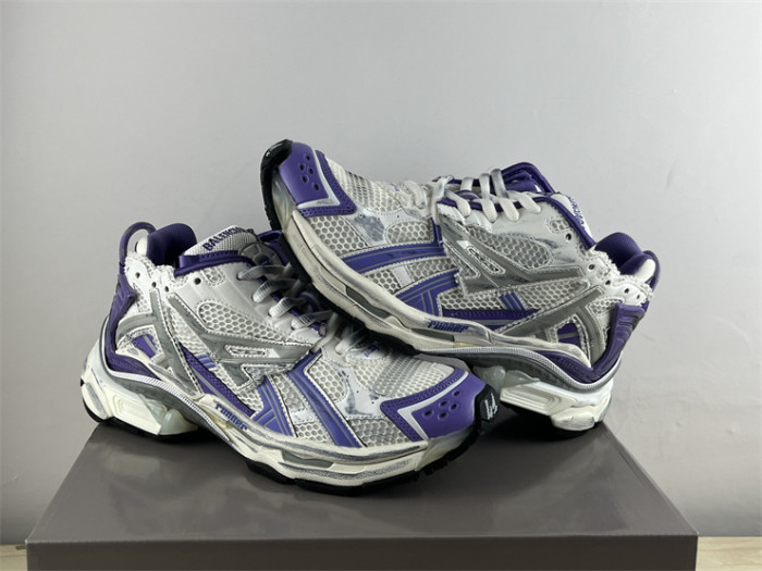 B 17FW Tripe-S High End Sneaker-438