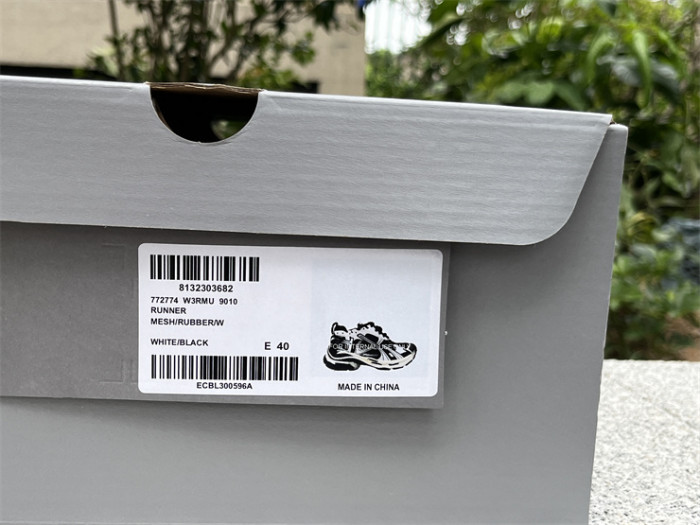 B 17FW Tripe-S High End Sneaker-430