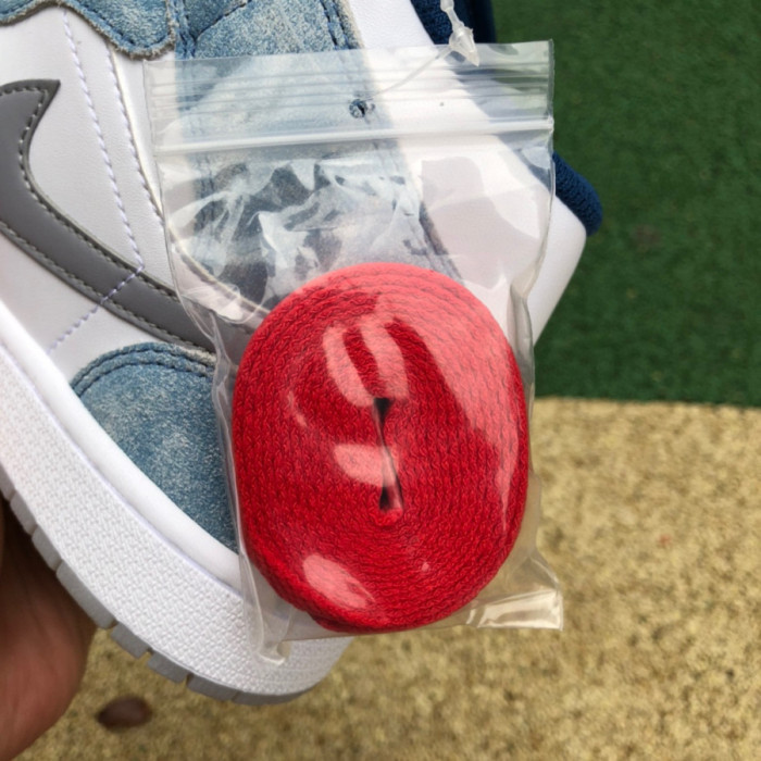 Authentic Air Jordan 1 Mid Hyper Roayl