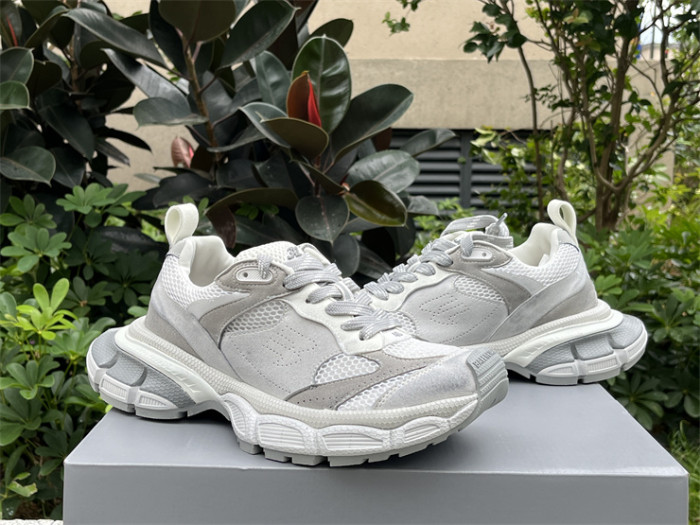 B 17FW Tripe-S High End Sneaker-437