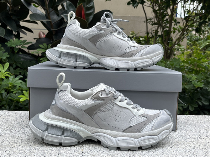 B 17FW Tripe-S High End Sneaker-437