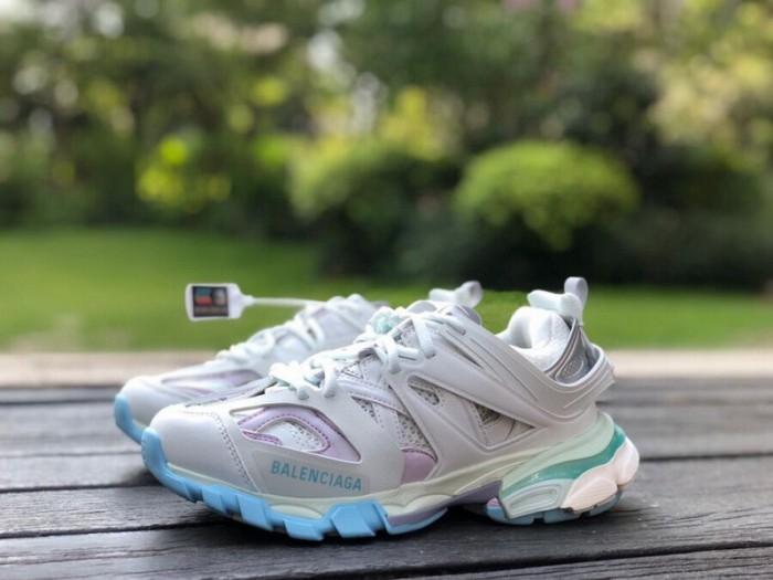 B 17FW Tripe-S High End Sneaker-324