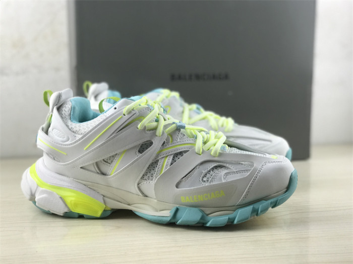 B 17FW Tripe-S High End Sneaker-340