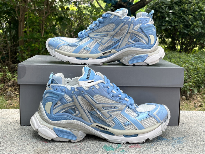 B 17FW Tripe-S High End Sneaker-414