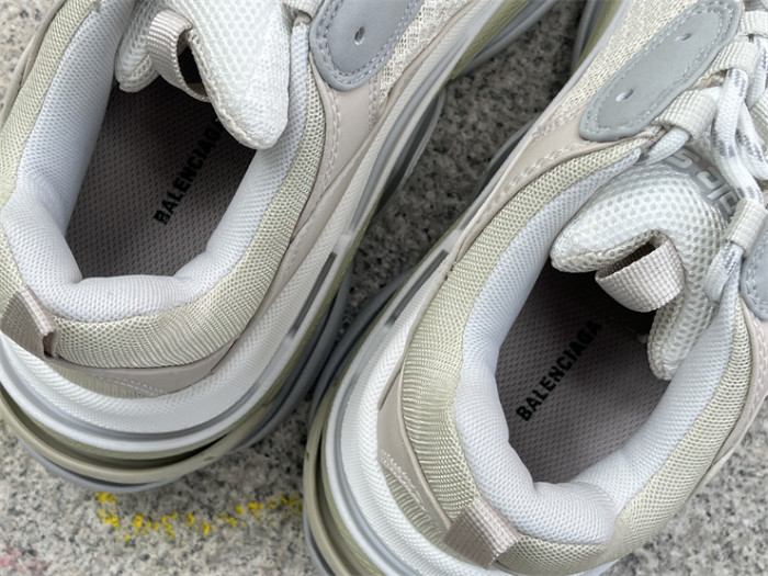 B 17FW Tripe-S High End Sneaker-410