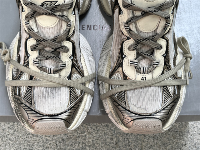 B 17FW Tripe-S High End Sneaker-419