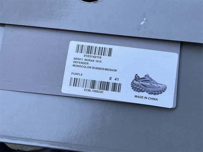 B 17FW Tripe-S High End Sneaker-447