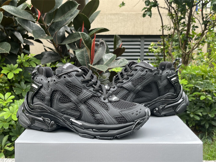 B 17FW Tripe-S High End Sneaker-428