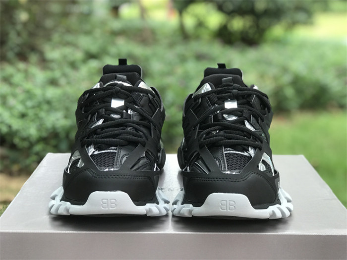 B 17FW Tripe-S High End Sneaker-395