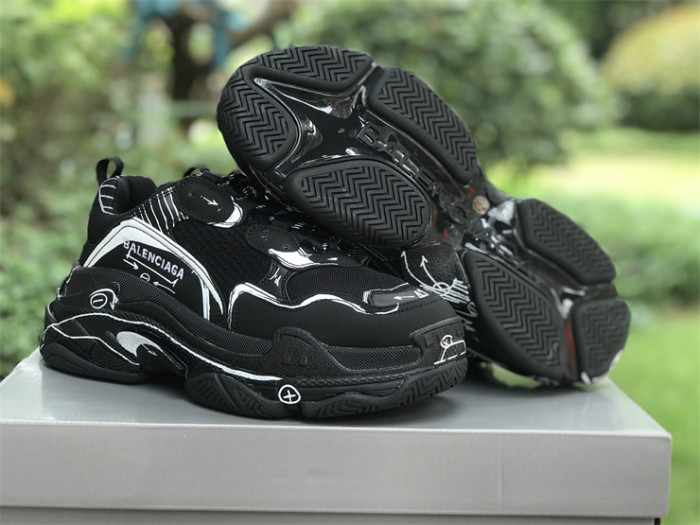 B 17FW Tripe-S High End Sneaker-394