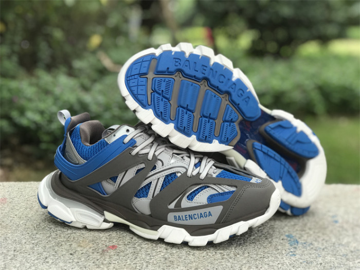 B 17FW Tripe-S High End Sneaker-385