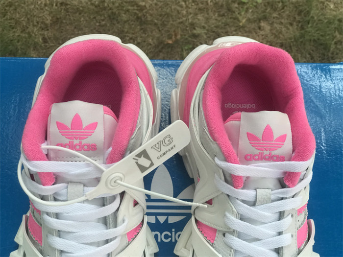 B 17FW Tripe-S High End Sneaker-408