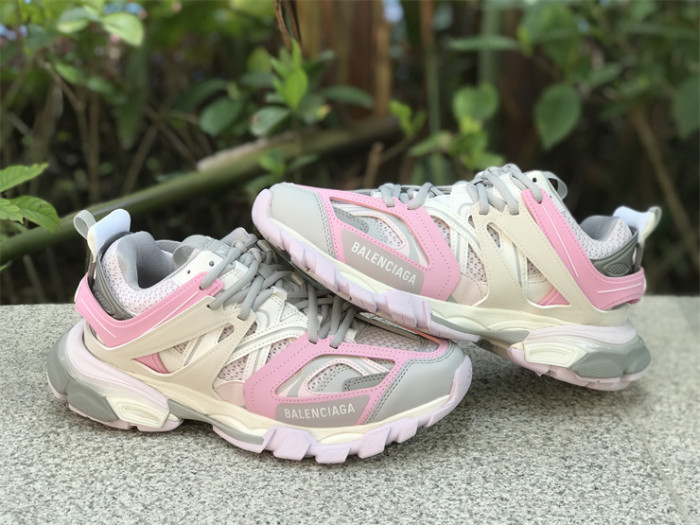 B 17FW Tripe-S High End Sneaker-377