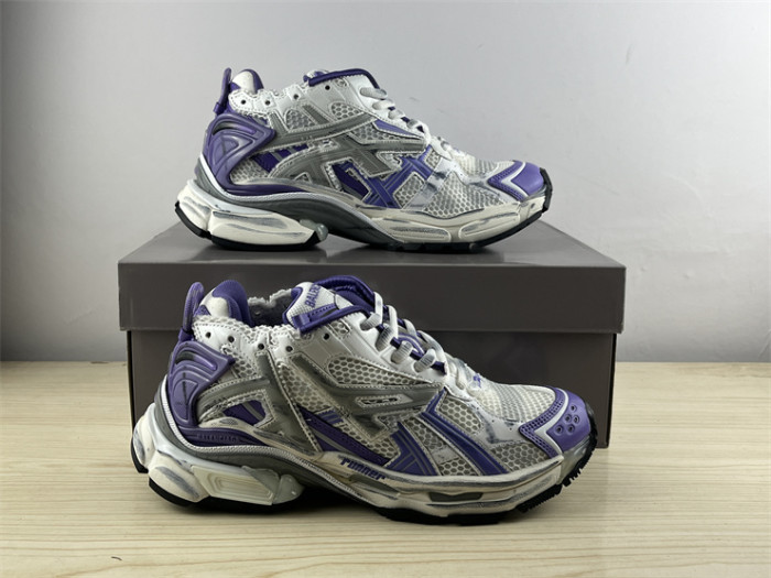 B 17FW Tripe-S High End Sneaker-438