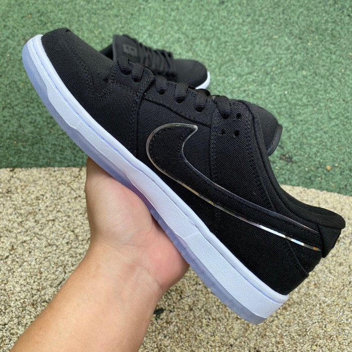 Authentic Eminem x Carhartt x Nike SB Dunk Low