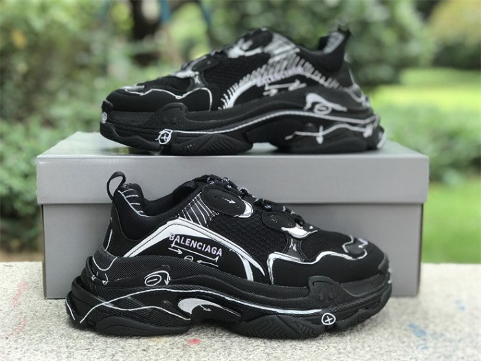 B 17FW Tripe-S High End Sneaker-394