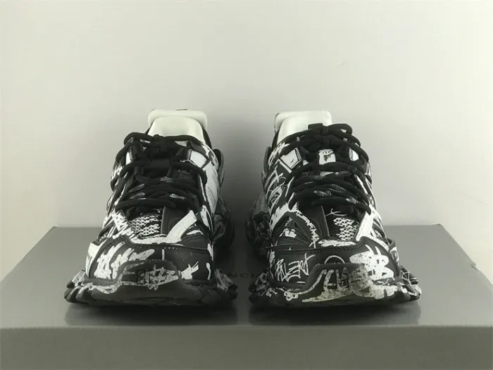 B 17FW Tripe-S High End Sneaker-405
