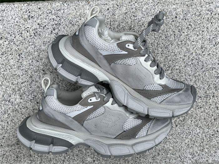 B 17FW Tripe-S High End Sneaker-437