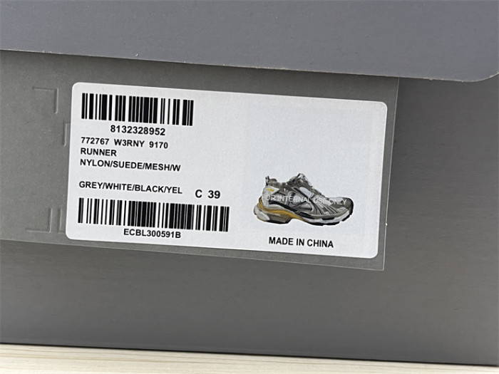 B 17FW Tripe-S High End Sneaker-435