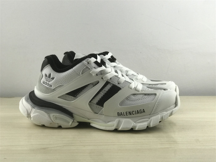 B 17FW Tripe-S High End Sneaker-404