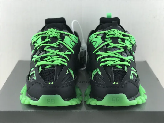 B 17FW Tripe-S High End Sneaker-321
