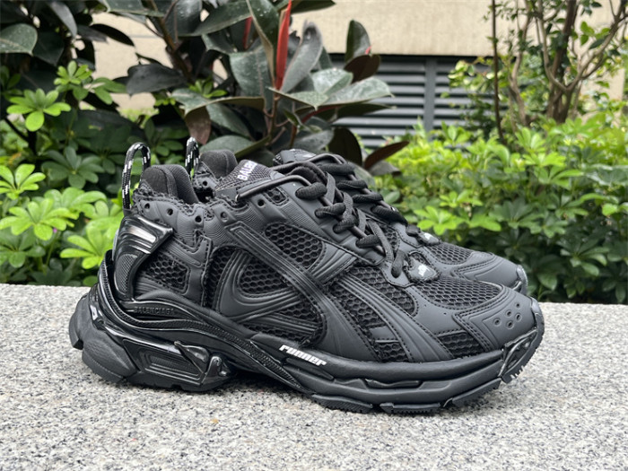 B 17FW Tripe-S High End Sneaker-428