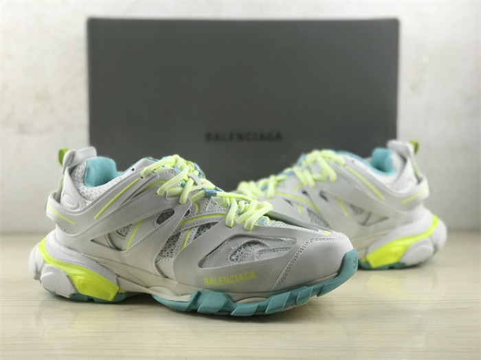 B 17FW Tripe-S High End Sneaker-340