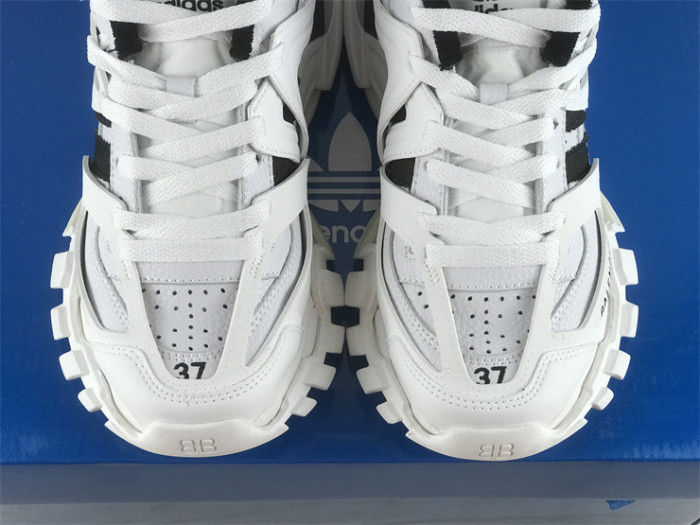 B 17FW Tripe-S High End Sneaker-404