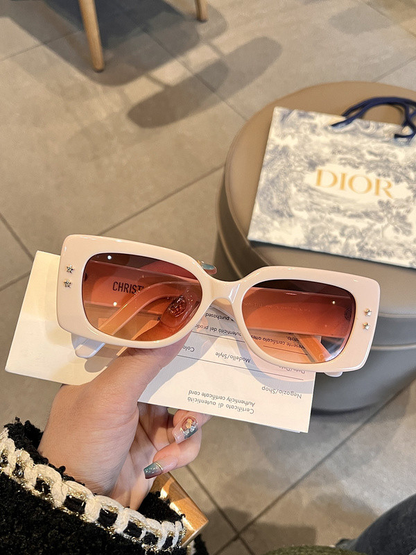 Dior Sunglasses AAAA-2004
