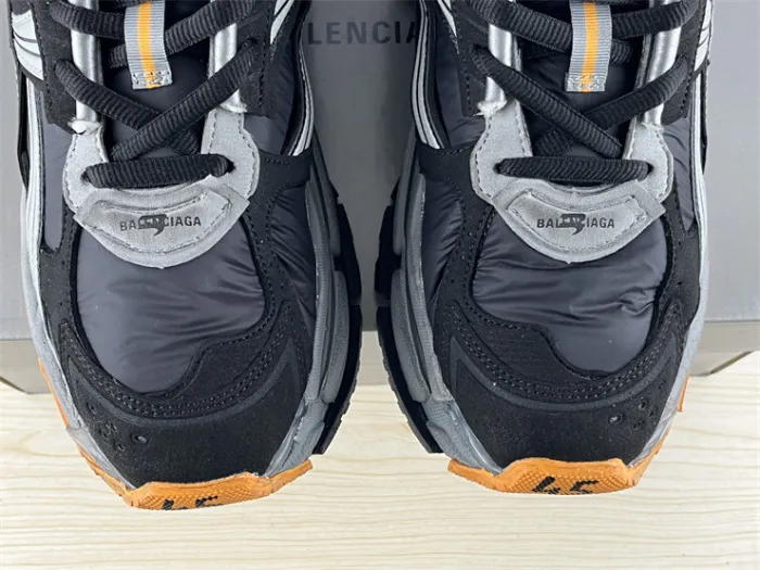 B 17FW Tripe-S High End Sneaker-442