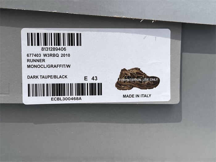 B 17FW Tripe-S High End Sneaker-431