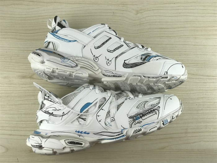 B 17FW Tripe-S High End Sneaker-407