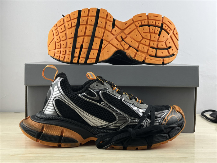 B 17FW Tripe-S High End Sneaker-413